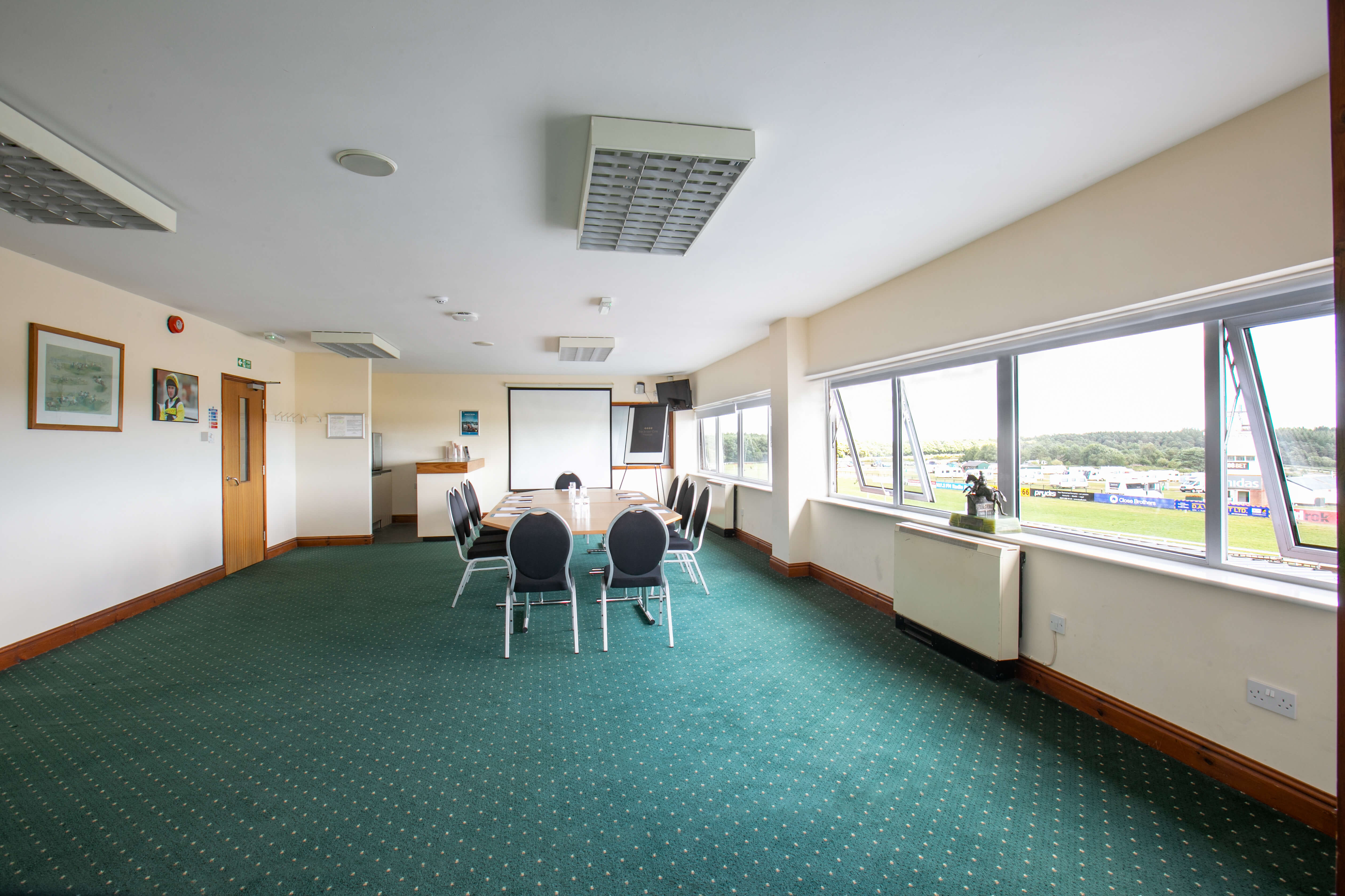 Travado Boardroom